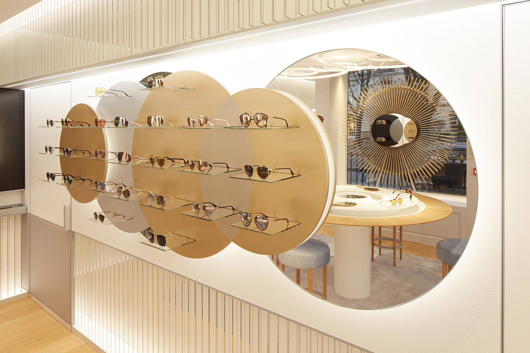 80平米眼鏡店裝修設(shè)計(jì)案例