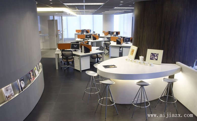簡(jiǎn)單大方的辦公室裝修效果圖